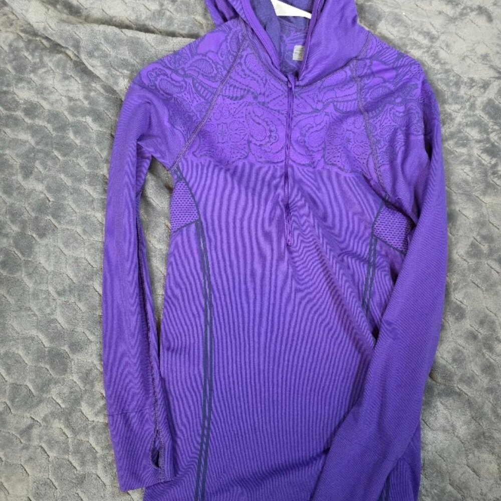 Athleta purple long sleeve hooded half zip shirt